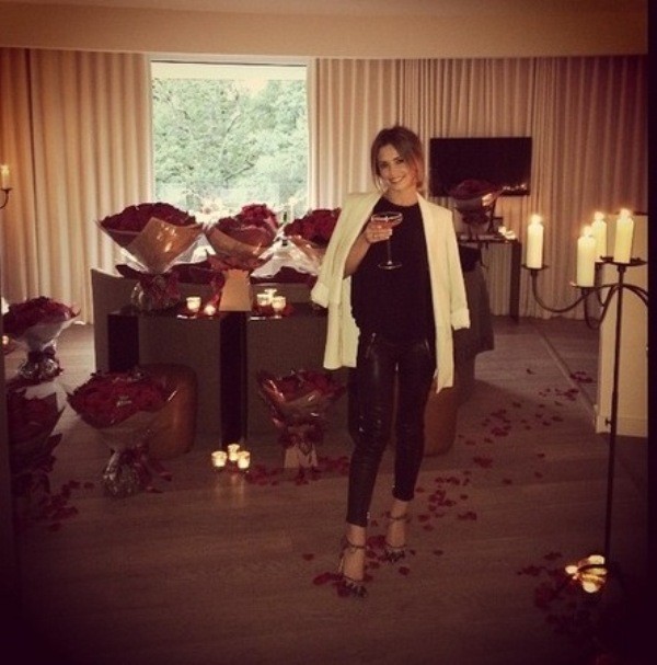 Cheryl Cole jej nový manžel rozmaznáva. Na narodeniny dostala desiatky ruží